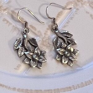 Vintage Floral Dangle Earrings – Silver Tone (Possibly Sterling)